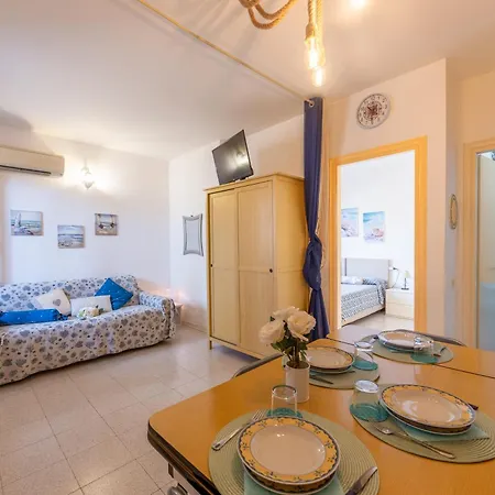 Apartmán Lovely With Terrace Porto Azzurro